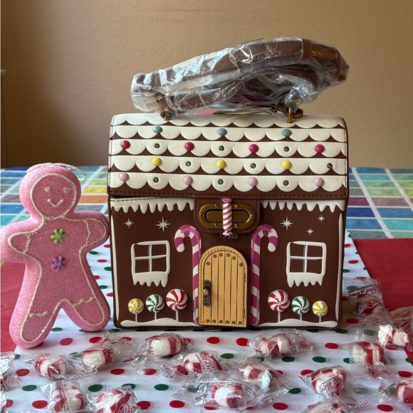 🍭🍬🍭 BETSEY JOHNSON GINGERBREAD HOUSE LIGHT UP CROSSBODY BAG 🍭🍬🍭 NWT 🍭🍬🍭 - Picture 15 of 16